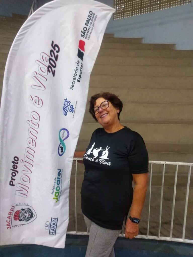 Ivone Gonçalves. 68anos.
3 anos de dança.